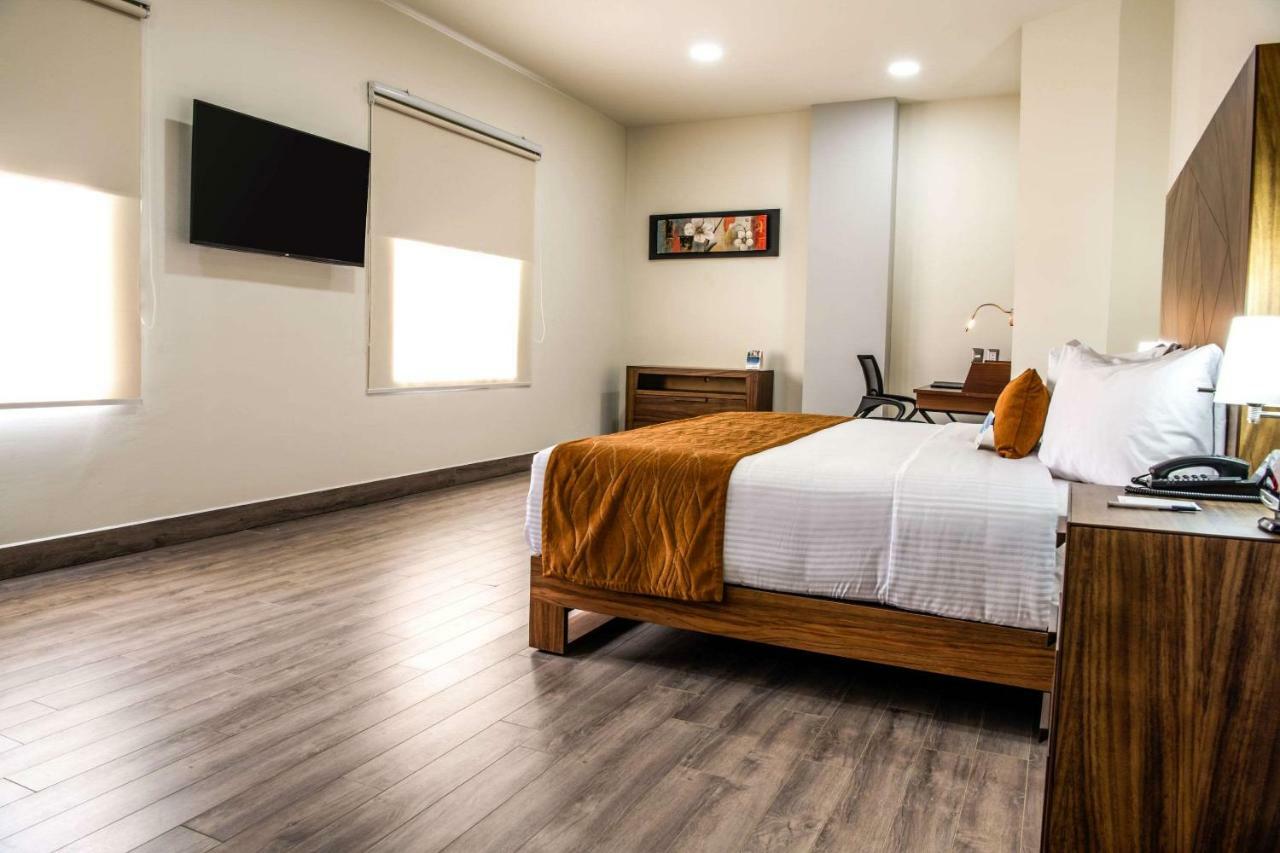Comfort Inn Irapuato Bagian luar foto