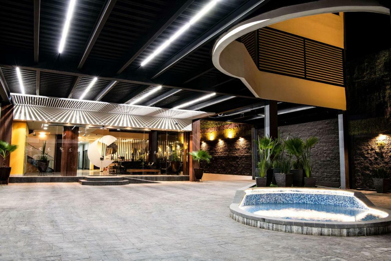 Comfort Inn Irapuato Bagian luar foto