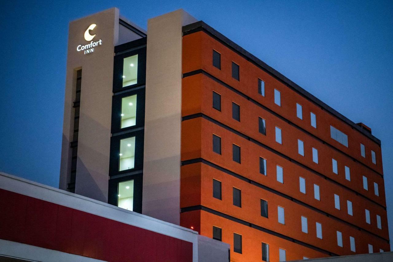 Comfort Inn Irapuato Bagian luar foto